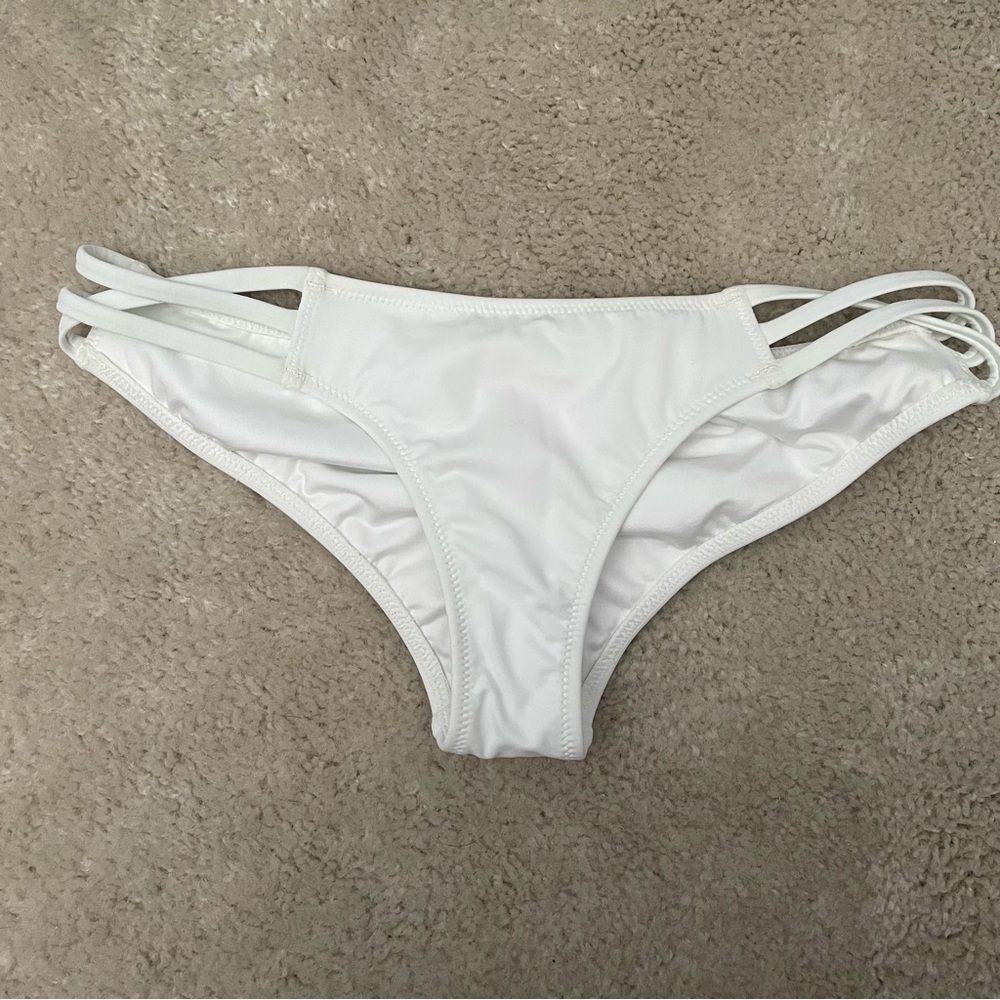 NWOT Victoria’s Secret White Bikini Bottoms XS